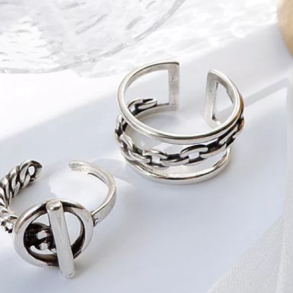 🔗Insta buckle chain ring - Picture 4 of 4